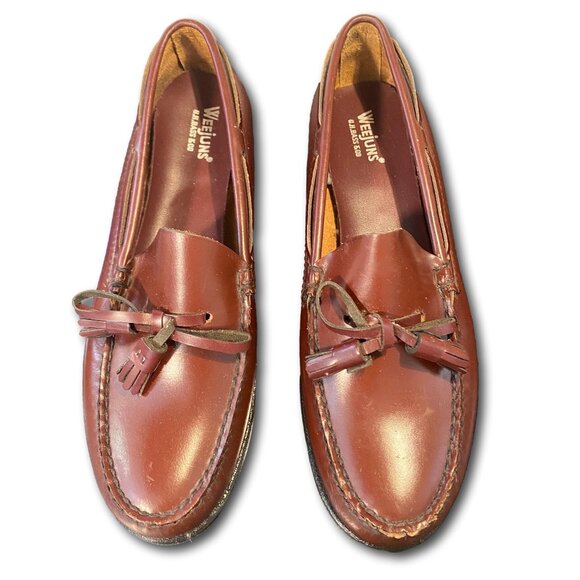 Bass Weejuns Womens Wine Colored Tassel Loafers Shoes Size 8 1/2 B NEW - Picture 1 of 4